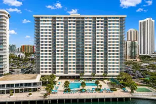 300 Bayview Dr, Sunny Isles Beach, FL 33160 - Photo 21