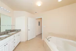3001 NE 185th St, Aventura, FL 33180 - Photo 17