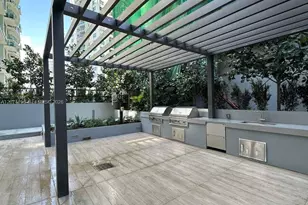 77 SE 5th St, Miami, FL 33131 - Photo 33