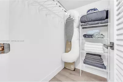 300 Bayview Dr #214, Sunny Isles Beach, FL 33160 - Photo 27