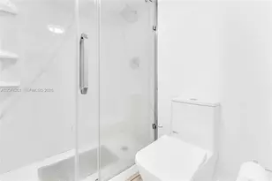 300 Bayview Dr, Sunny Isles Beach, FL 33160 - Photo 15