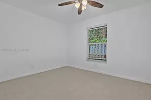 241 NW 40th St, Oakland Park, FL 33309 - Photo 9