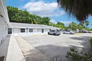 241 NW 40th St, Oakland Park, FL 33309 - Photo 17