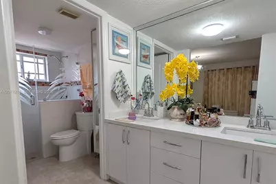 11005 W Okeechobee Rd #102, Hialeah Gardens, FL 33018 - Photo 15