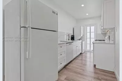 8550 Byron Ave #2G, Miami Beach, FL 33141 - Photo 5