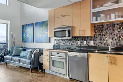 60 SW 13th St #3211, Miami, FL 33130 - Photo 3