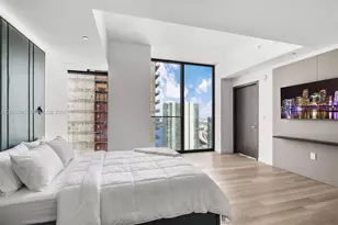 20 NE 11th St, Miami, FL 33132 - Photo 17