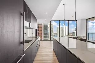 20 NE 11th St, Miami, FL 33132 - Photo 5