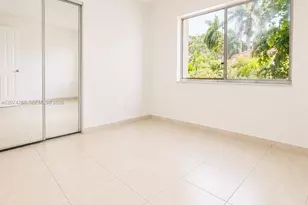 724 NE 4th St, Hallandale Beach, FL 33009 - Photo 5