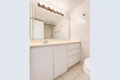 724 NE 4th St #3, Hallandale Beach, FL 33009 - Photo 3