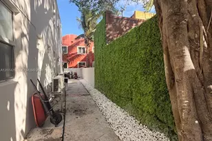 337 SW 10th Ave, Miami, FL 33130 - Photo 3