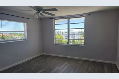 8024 Tatum Waterway Dr #6B, Miami Beach, FL 33141 - Photo 11