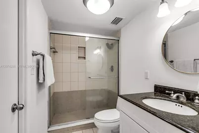 465 Ocean Dr #512, Miami Beach, FL 33139 - Photo 43