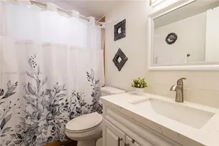 300 S Hollybrook Dr, Pembroke Pines, FL 33025 - Photo 11