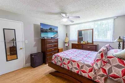 300 S Hollybrook Dr #105, Pembroke Pines, FL 33025 - Photo 9