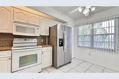 1400 SW 131st Way #305Q, Pembroke Pines, FL 33027 - Photo 7