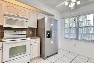 1400 SW 131st Way, Pembroke Pines, FL 33027 - Photo 7