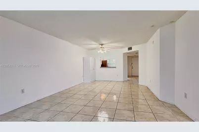 1400 SW 131st Way #305Q, Pembroke Pines, FL 33027 - Photo 5