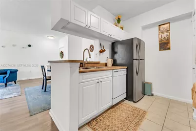 17145 N Bay Rd #4501, Sunny Isles Beach, FL 33160 - Photo 15