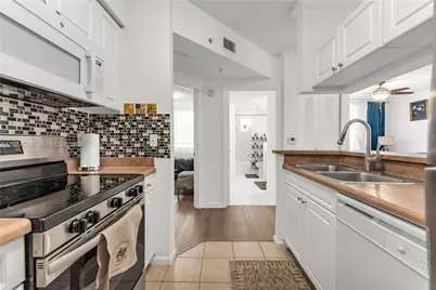 17145 N Bay Rd #4501, Sunny Isles Beach, FL 33160 - Photo 23