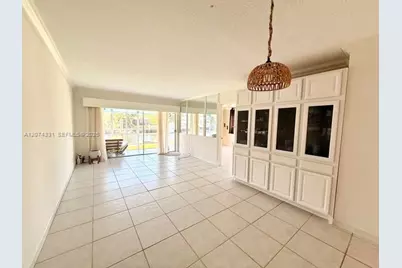 455 Paradise Isle Blvd #109, Hallandale Beach, FL 33009 - Photo 5