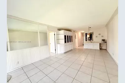 455 Paradise Isle Blvd #109, Hallandale Beach, FL 33009 - Photo 7