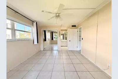 455 Paradise Isle Blvd #109, Hallandale Beach, FL 33009 - Photo 15