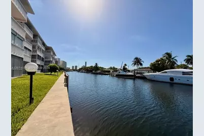 455 Paradise Isle Blvd #109, Hallandale Beach, FL 33009 - Photo 29