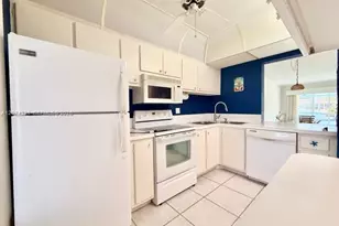 455 Paradise Isle Blvd, Hallandale Beach, FL 33009 - Photo 11