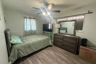 1201 N 70th Way, Hollywood, FL 33024 - Photo 9