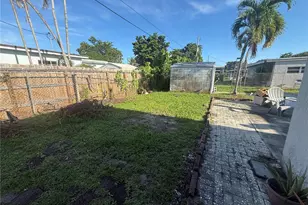 1201 N 70th Way, Hollywood, FL 33024 - Photo 17