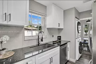 302 NW 9th St, Hallandale Beach, FL 33009 - Photo 27