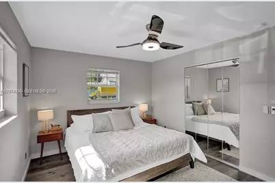 302 NW 9th St, Hallandale Beach, FL 33009 - Photo 25