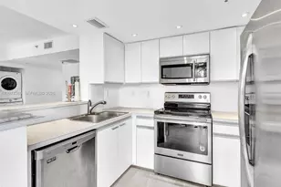 1621 Bay Rd, Miami Beach, FL 33139 - Photo 15