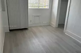 1545 NW 1st St, Miami, FL 33125 - Photo 17