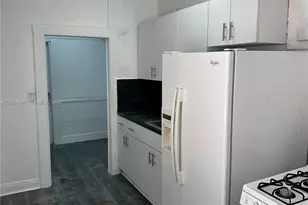 1545 NW 1st St, Miami, FL 33125 - Photo 11
