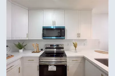 1300 NW 42nd St, Miami, FL 33142 - Photo 13
