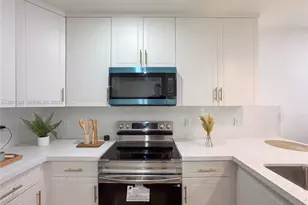 1300 NW 42nd St, Miami, FL 33142 - Photo 13