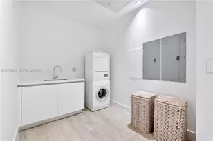102 24th St, Miami Beach, FL 33139 - Photo 13