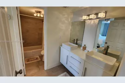500 Bayview Dr #1725, Sunny Isles Beach, FL 33160 - Photo 13