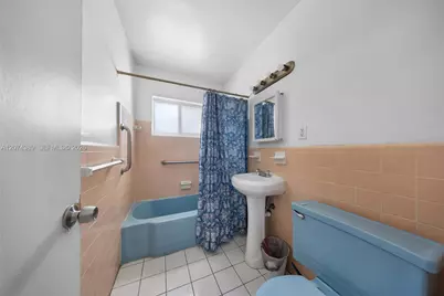 625 75th St, Miami Beach, FL 33141 - Photo 15