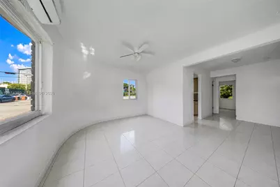 625 75th St, Miami Beach, FL 33141 - Photo 21