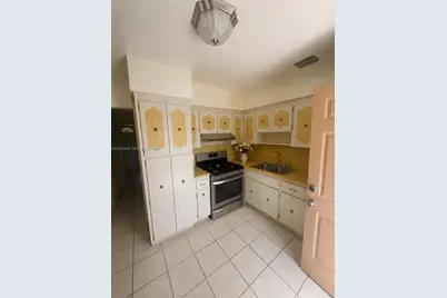 512 SW 10th St, Hallandale Beach, FL 33009 - Photo 23