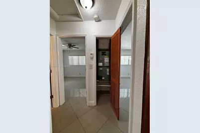 512 SW 10th St, Hallandale Beach, FL 33009 - Photo 11
