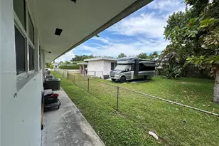 2436 Van Buren St, Hollywood, FL 33020 - Photo 15