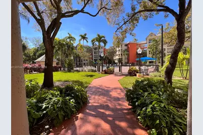 8120 Geneva Ct #250, Doral, FL 33166 - Photo 21