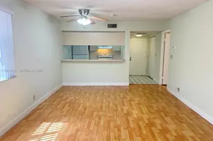 8120 Geneva Ct, Doral, FL 33166 - Photo 9