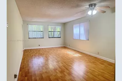 8120 Geneva Ct #250, Doral, FL 33166 - Photo 7