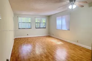 8120 Geneva Ct, Doral, FL 33166 - Photo 7