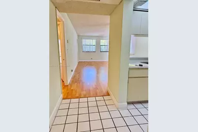 8120 Geneva Ct #250, Doral, FL 33166 - Photo 3